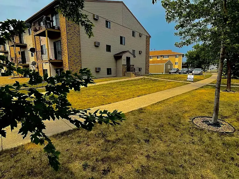 Ninth Circle Apartments — Photo 1