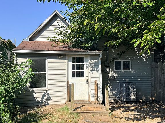 2nd image of 1323 Union St
