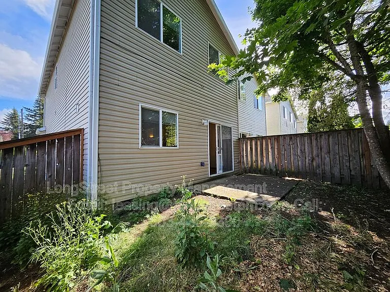 7445 SE Crystal Springs Blvd — Photo 12