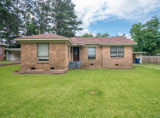 809 Spring St, Springhill, LA 71075