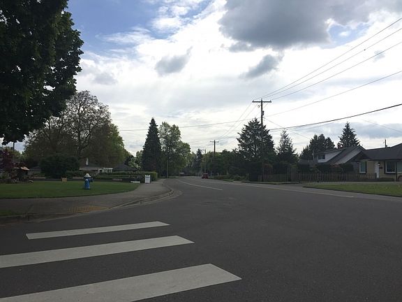 4th image of 331 British Columbia Ave