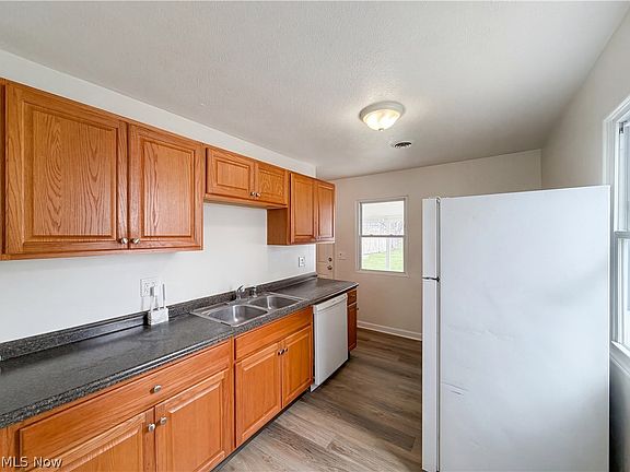 2nd image of 409 Wesley Ave
