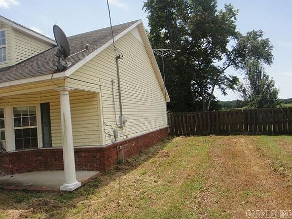 4th image of 446 Old Military Rd E