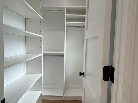 5th image of 2057 45th St #2