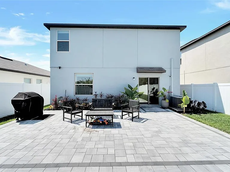 403 Royal Empress Dr — Photo 40