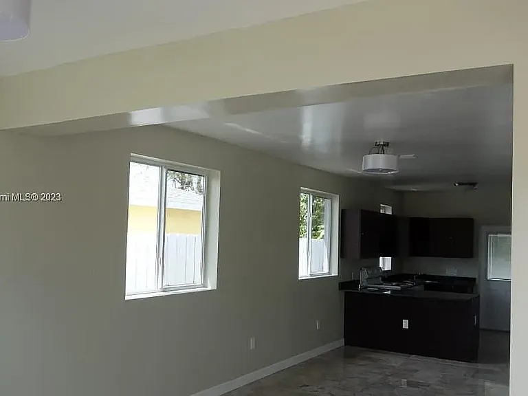 8861 SW 127th Ter — Photo 3