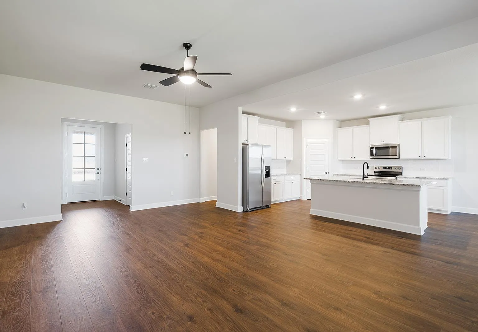 3 bed, 2.0 bath, 2127 sqft, $3,420 — Photo 3