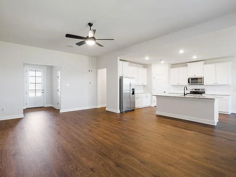 517 W Luna Blue Ln — Photo 3
