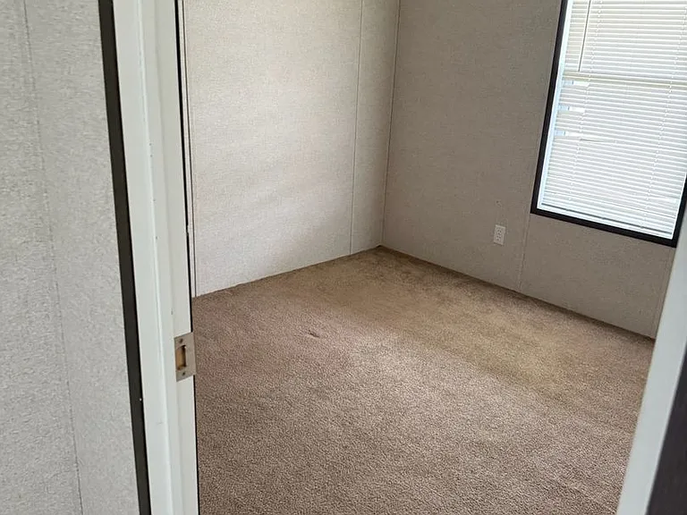 7356 FM 36 — Photo 3