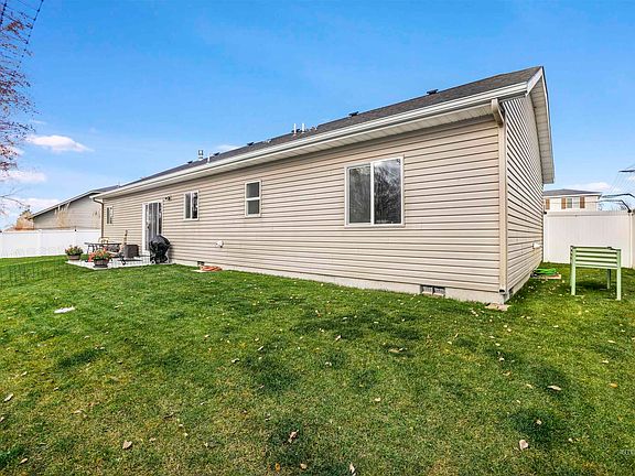 5th image of 831 Lynx Dr