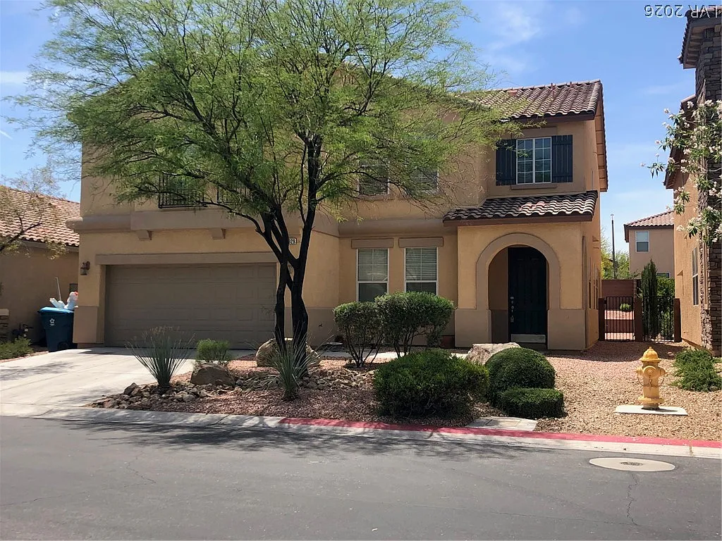 5 bed, 4.5 bath, 3145 sqft, $2,610 — Photo 2