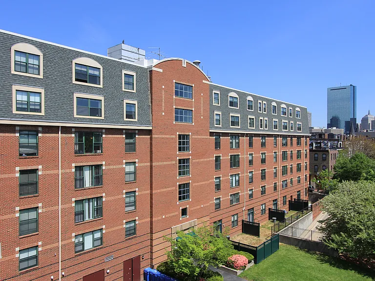 Douglass Apartments — Photo 5