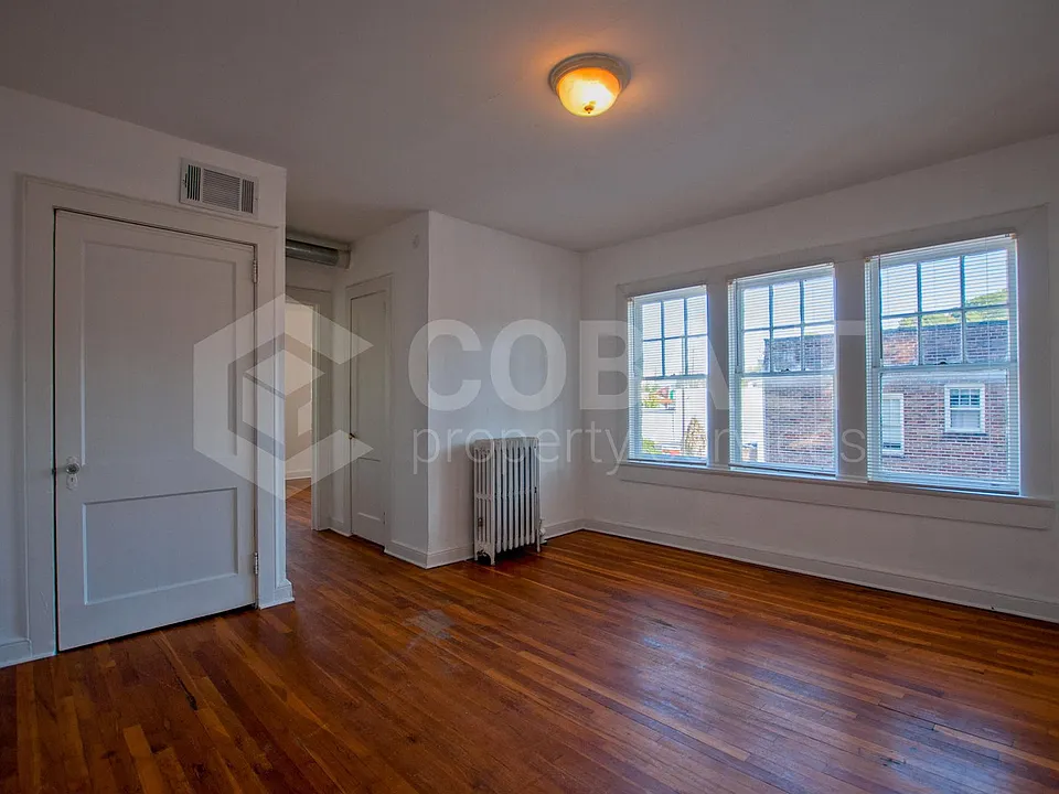 678 Somerset Ter NE #11
