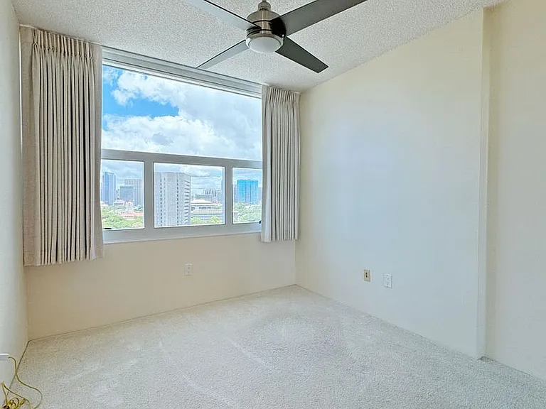 801 King St #1704 — Photo 7