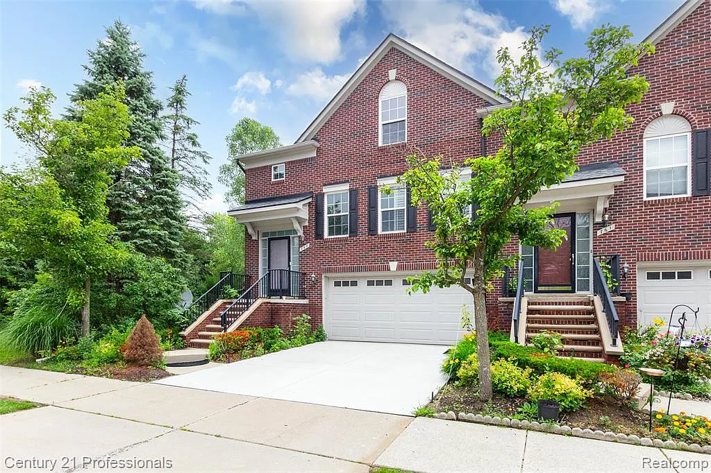 4 bed, 3.5 bath, 2058 sqft, $3,300 — Photo 2