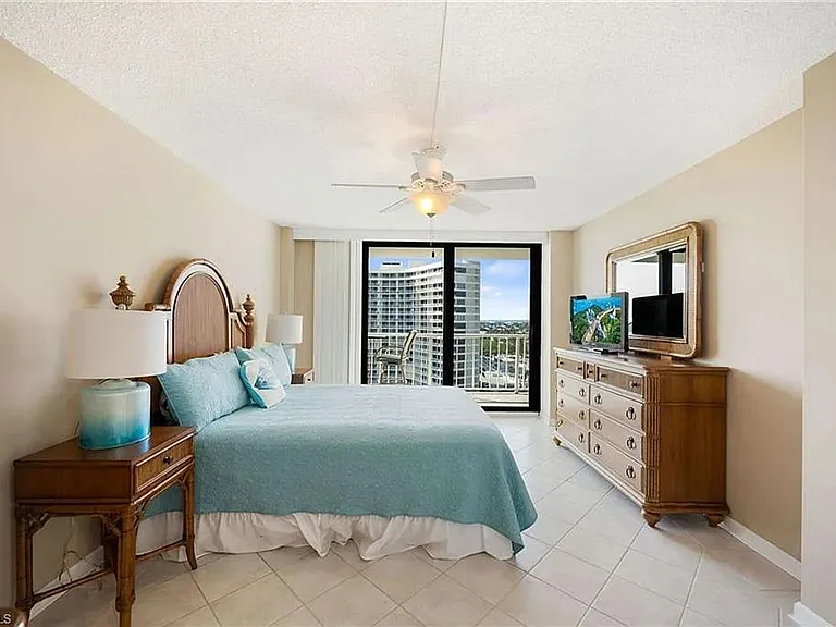 320 Seaview Ct #1208 — Photo 19