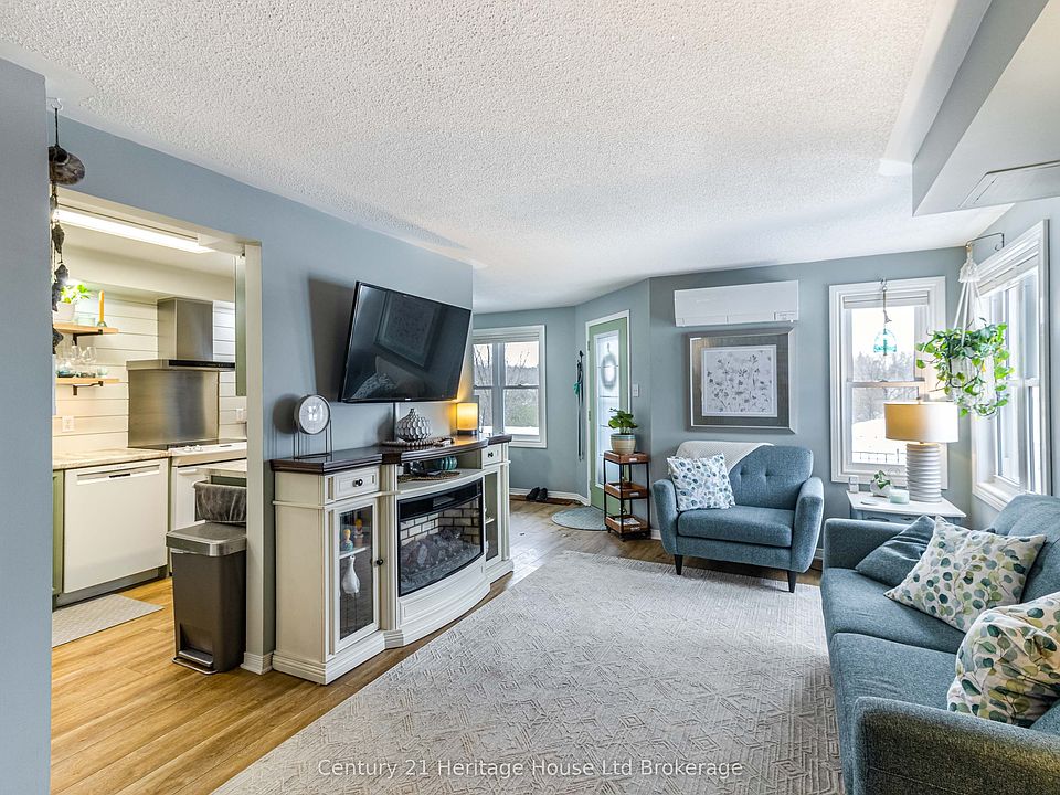 1st image of 20 Huron St N #25