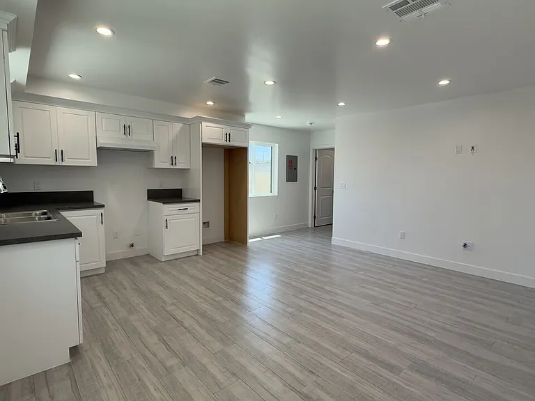 9011 Holmes Ave #A — Photo 1