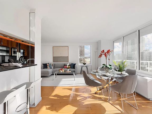 2nd image of 404 E 79th St APT 10G