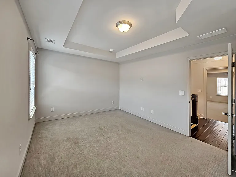 2142 Coventry Dr — Photo 27