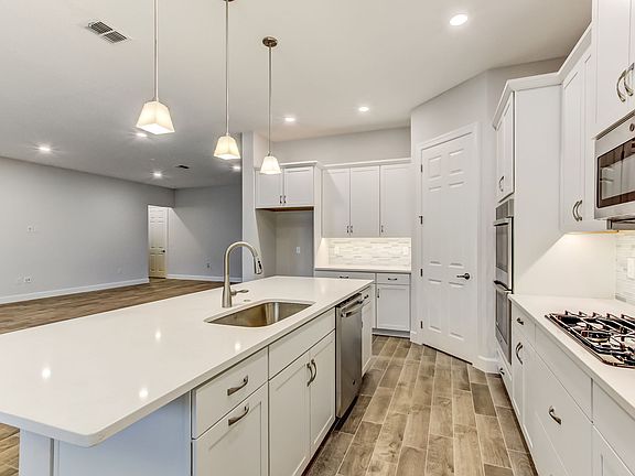 4th image of 366 Stone Creek Cir
