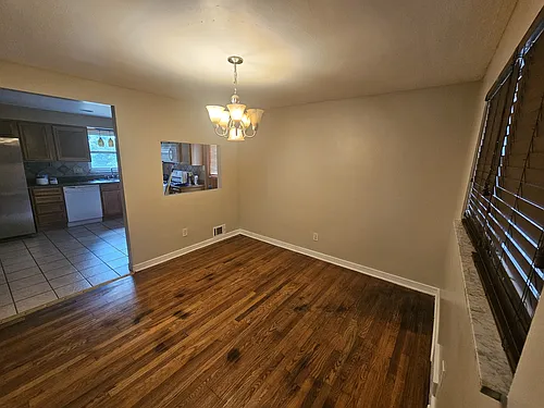 4111 Stanley St Photo 1