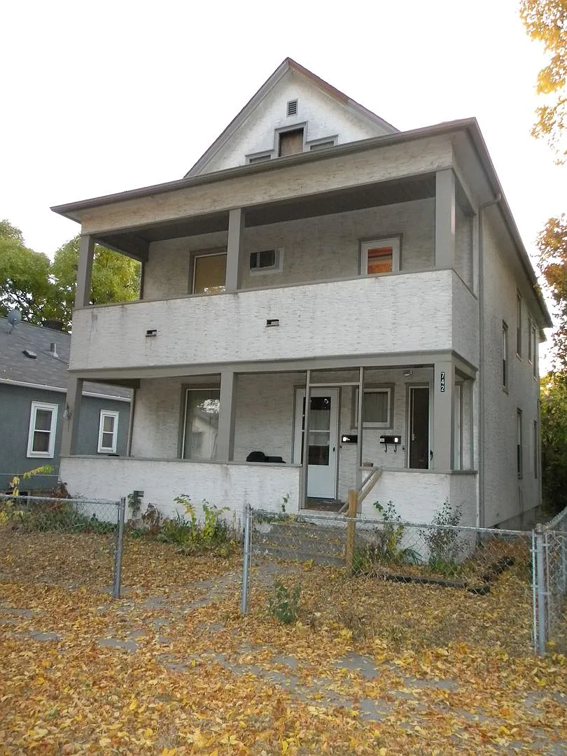 742BUCH — Photo 1