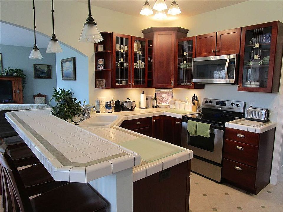 2007 Kitchen (pre-remodel)