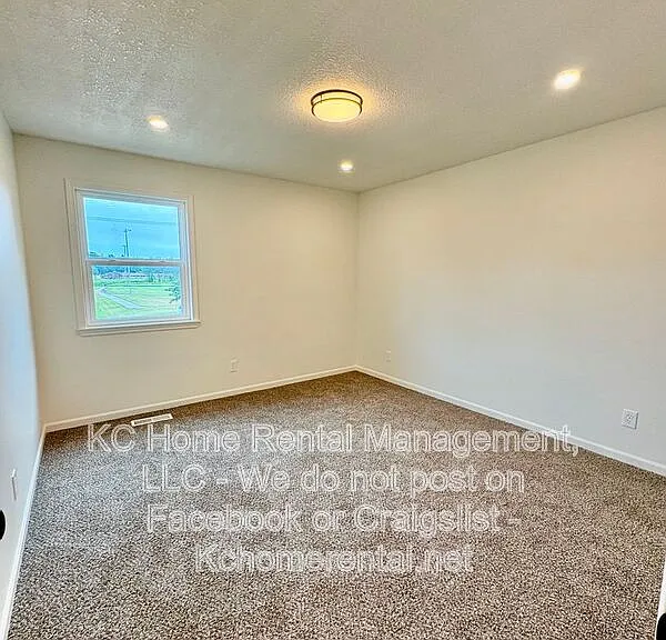 307B E Main St — Photo 26