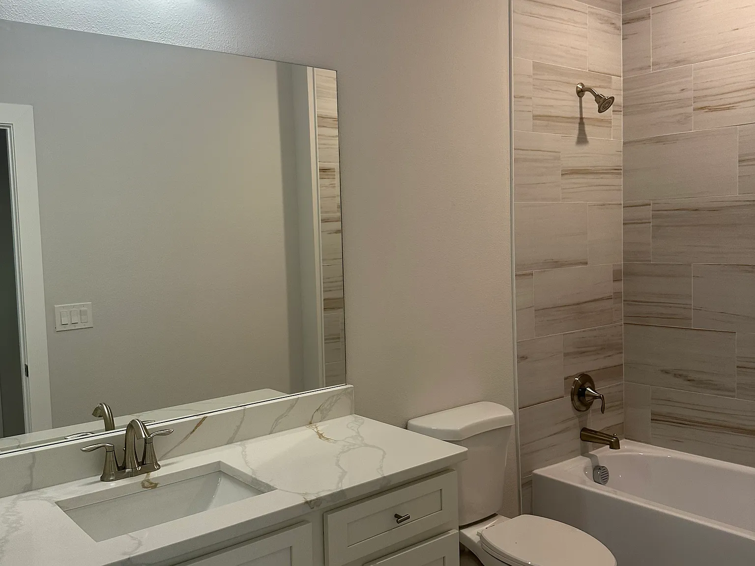 3 bed, 2.5 bath, $3,000 — Photo 4