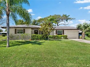 6 Maui Cir, Naples, FL 34112