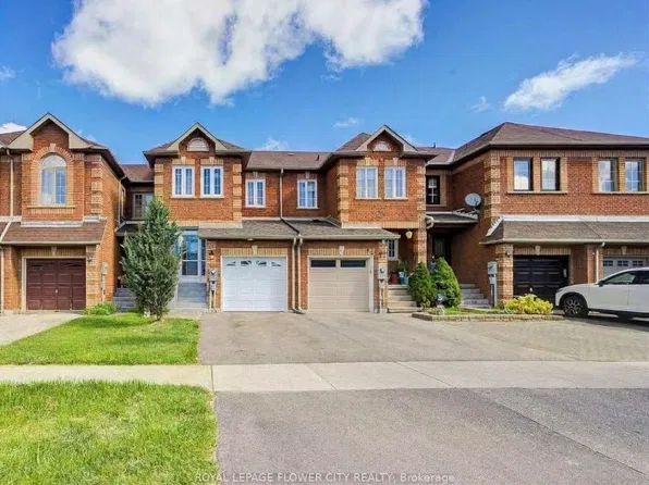 68 Denton Cir, Vaughan, ON L6A 2N4
