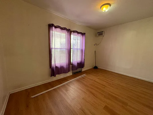 Sold by Momentum Real Estate LLC | media 9