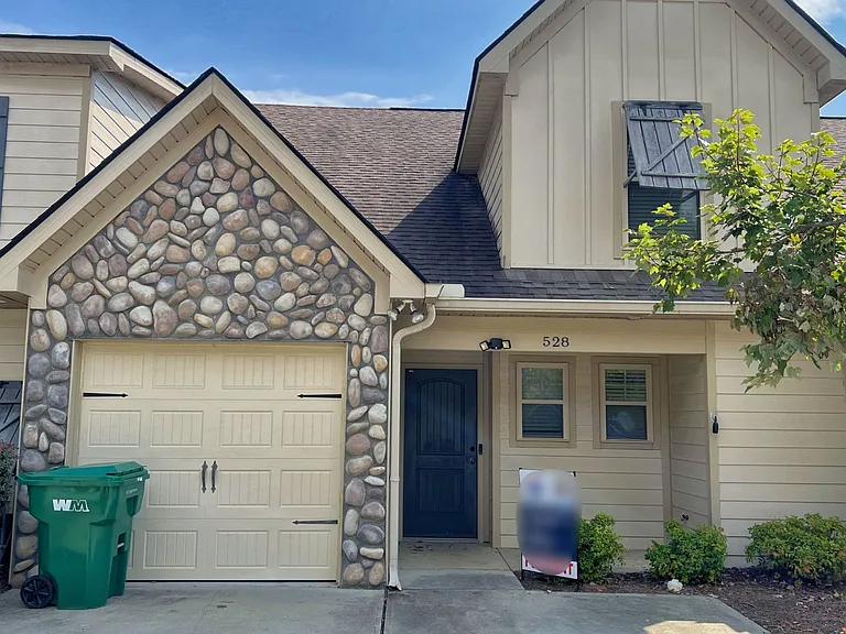 528 Scenic Dr — Photo 1