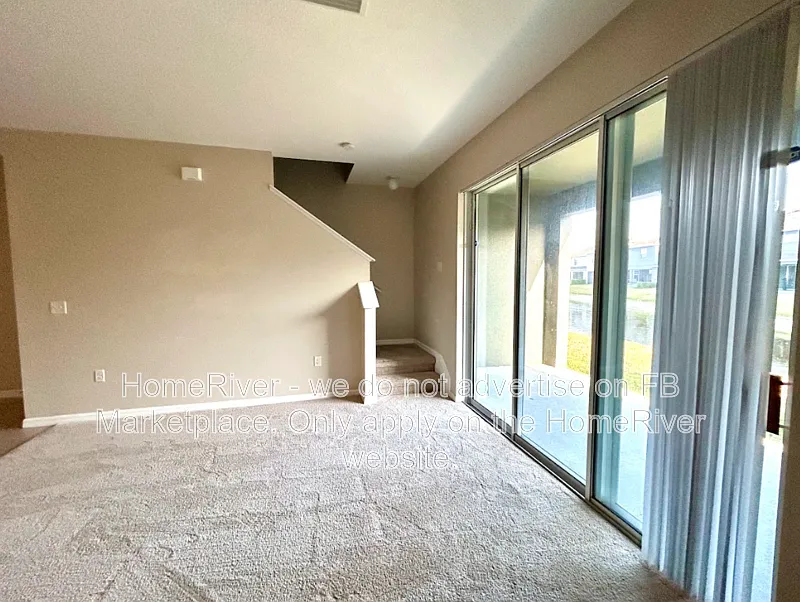 3 bed, 3.0 bath, 1722 sqft, $2,095 — Photo 4