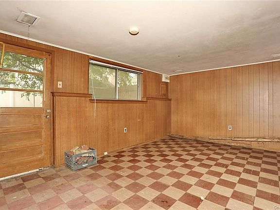 5th image of 63 Kennedy Dr