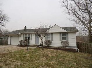 1010 NE Westwind Ct, Lees Summit, MO 64086