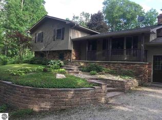 5575 Way Rd NW, Rapid City, MI 49676