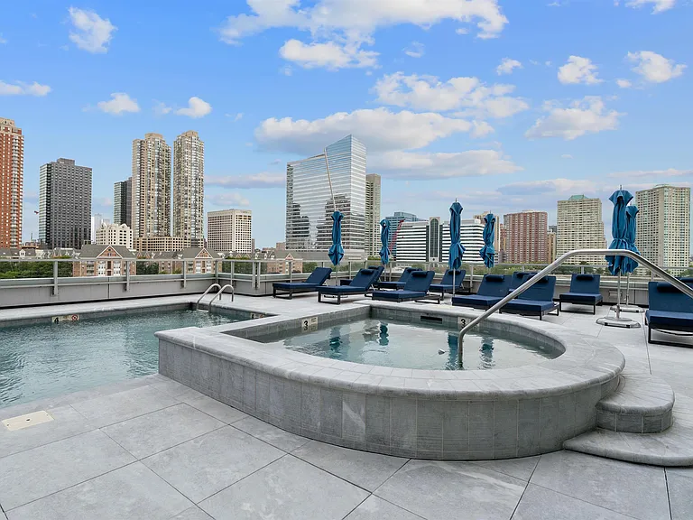 2 2nd St #1807 — Photo 16