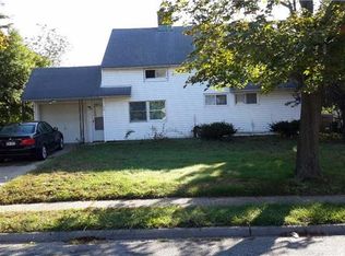 79 Hamlet Rd, Levittown, NY 11756