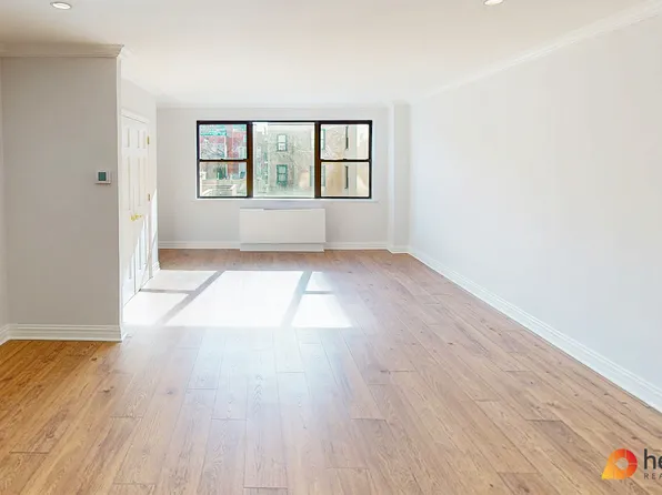 402 East 90th Street image 1 of 7