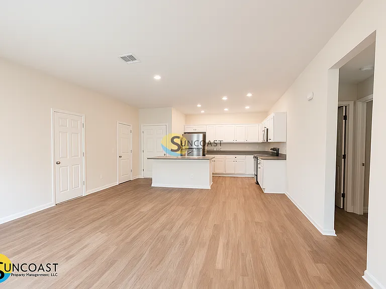 397 Greenbriar Blvd — Photo 2