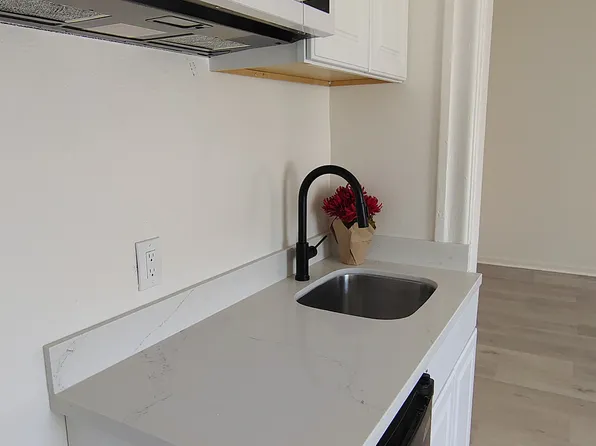 FAIRLAWN RESIDENCE, 2375 Fruitvale Ave #8ca9ca73d, Oakland, CA 94601