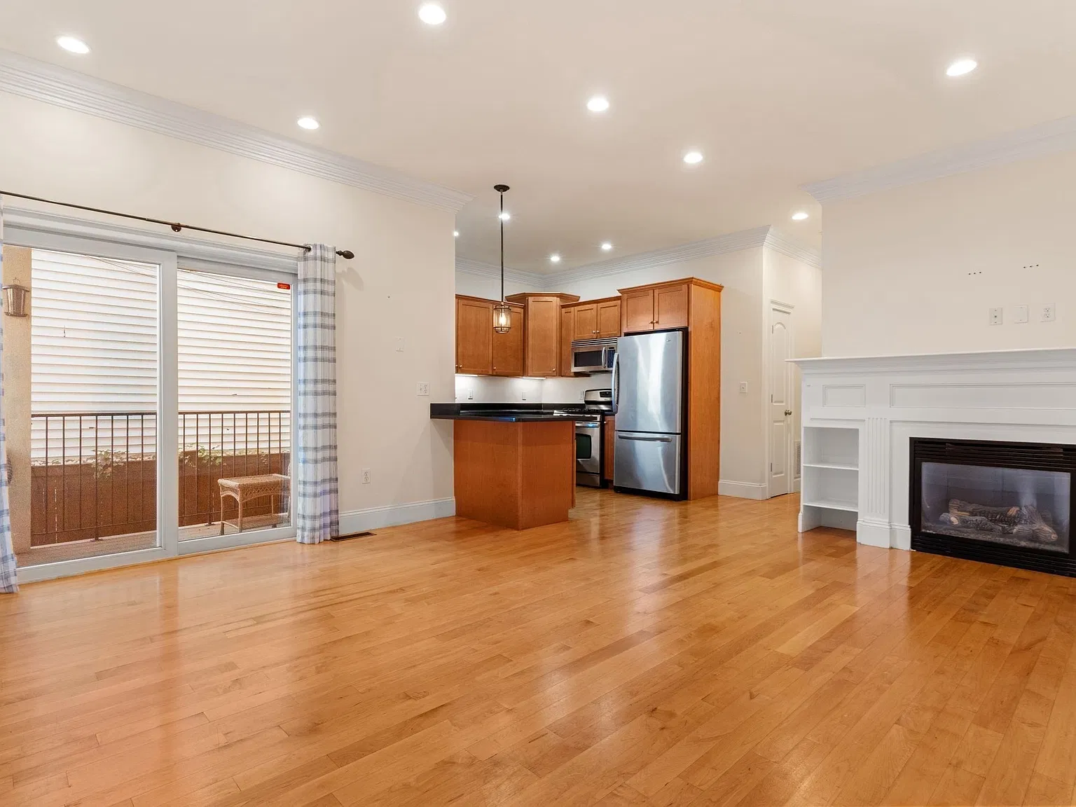 2 bed, 1.5 bath, 773 sqft, $3,800 — Photo 1