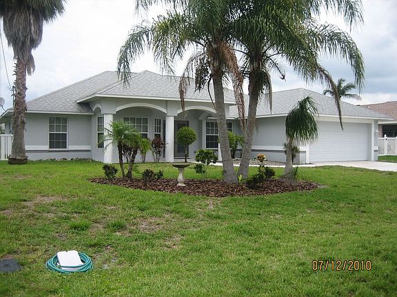 2nd image of 233 SW 37th Ln