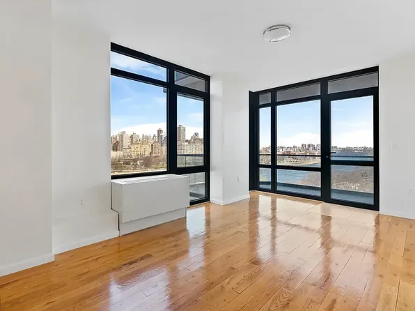 34-46 Vernon Boulevard image 4 of 16