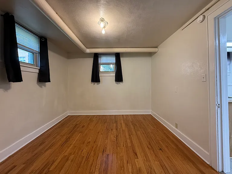 120 E 28th St #5 — Photo 4