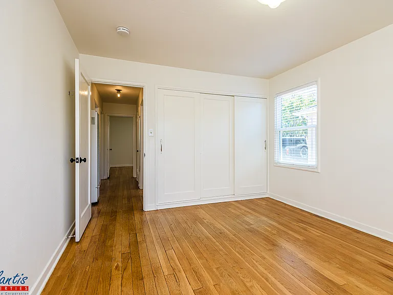 365 Macarthur Ave — Photo 7