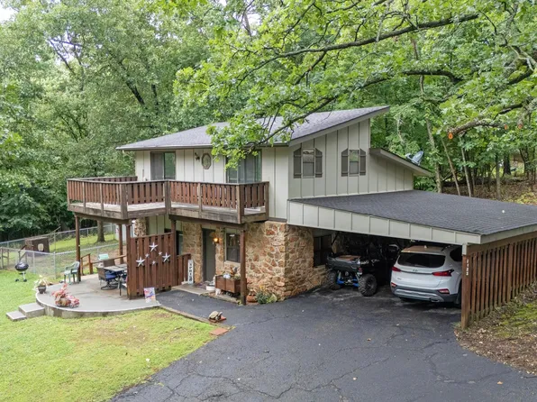 1322 Marina Dr, Grove, OK 74344