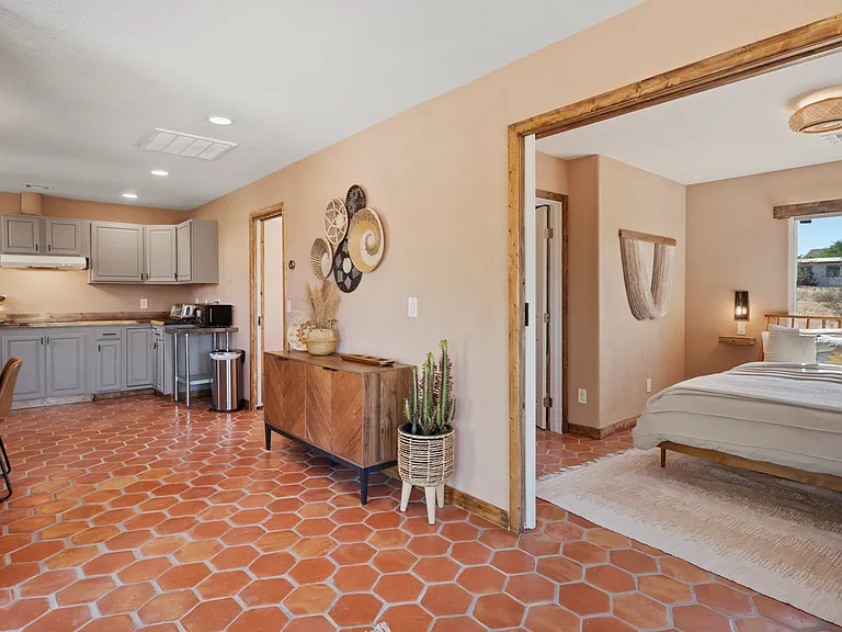 Desert Air Rd — Photo 20